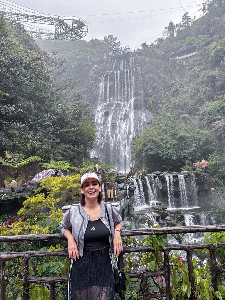 gulong-gorge-waterfall-main-131-metros.jpg