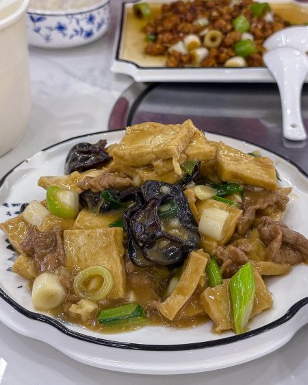 mesa-comida-jiuzhaigou.jpg