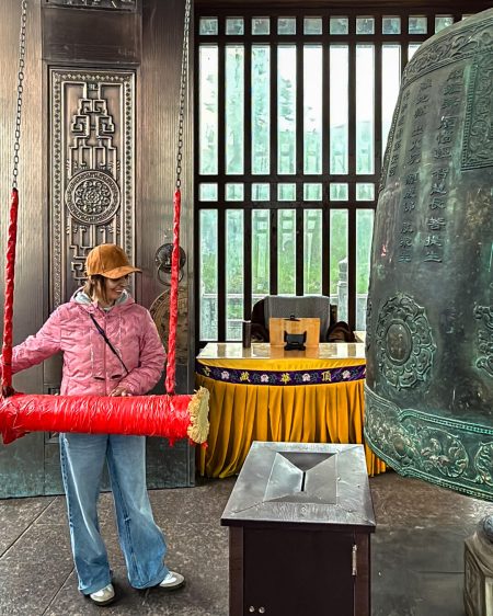 monte-emei-campana-templo.jpg