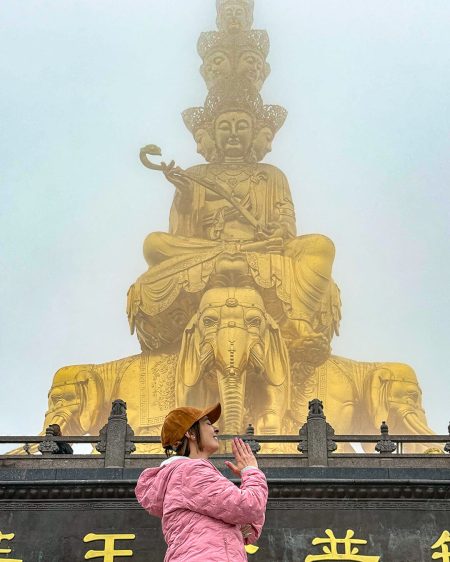 monte-emei-golden-summit.jpg