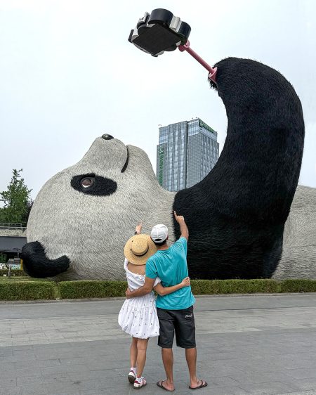 selfie-panda-dujiangyan-pareja.jpg