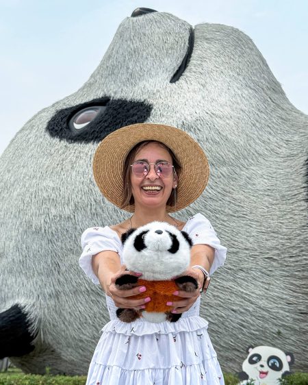 selfie-panda-dujiangyan-peluche.jpg